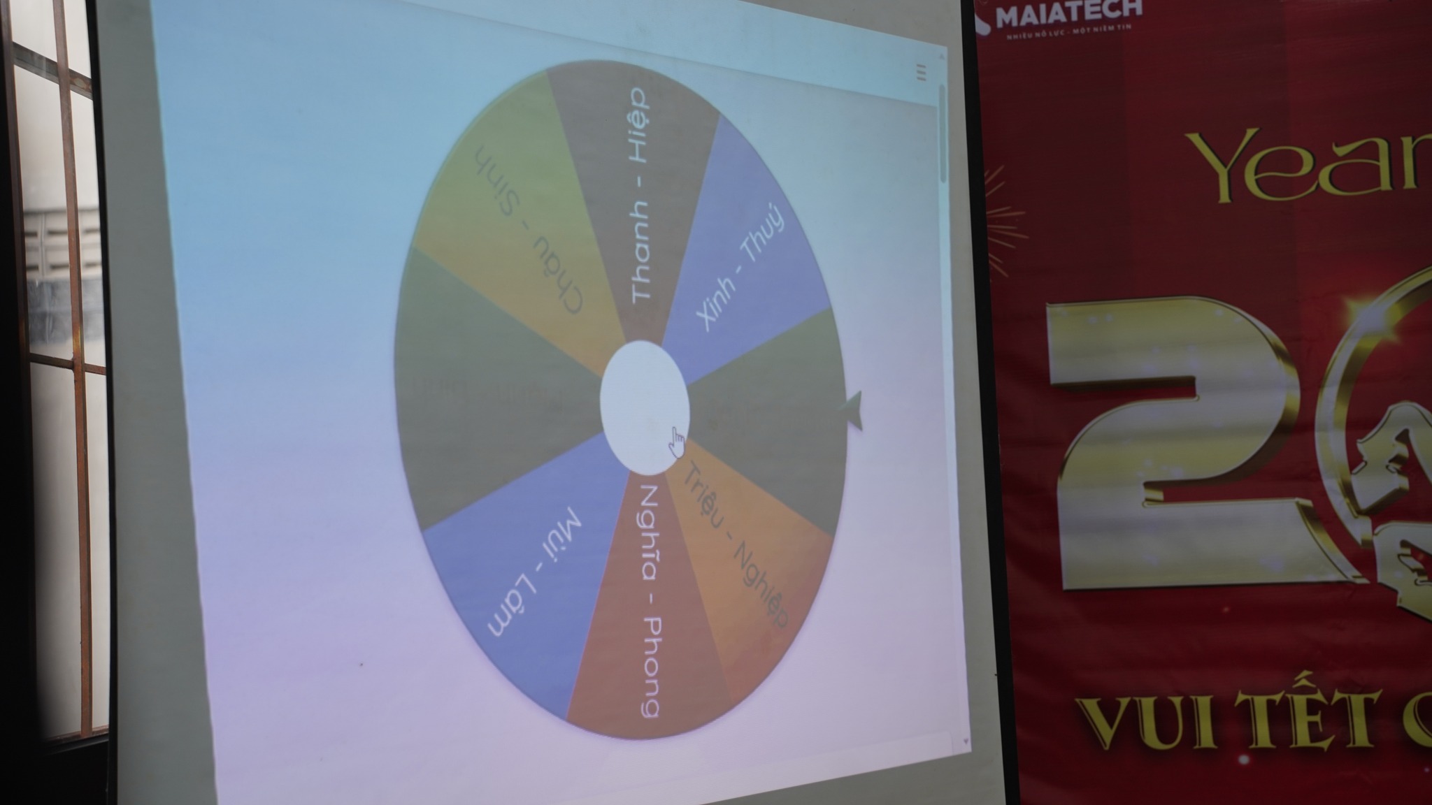 Vòng quay chọn lượt thi đấu